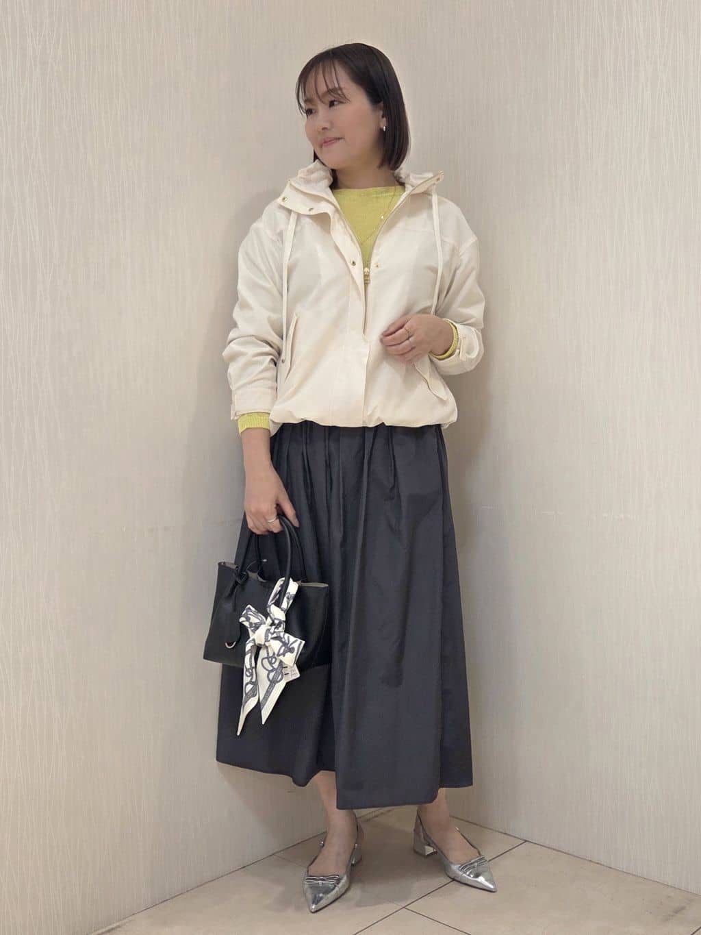naokoさんの「UNTITLED｜【8色展開/程よい透け感】ドライタッチボートネックニット」を使ったコーディネート