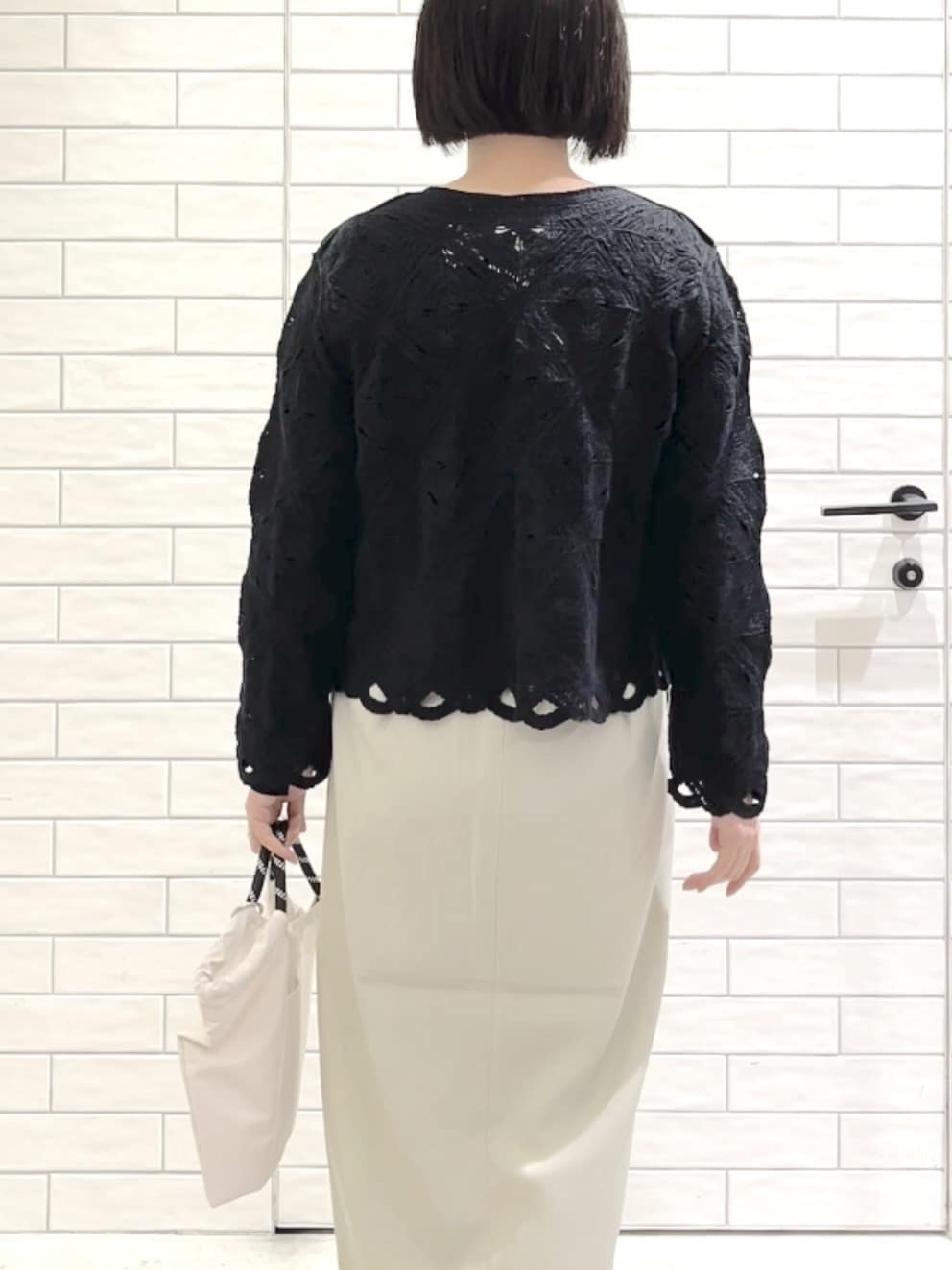 しおりさんの「OPAQUE.CLIP｜かぎ針風ニットカーディガン【洗濯機OK】」を使ったコーディネート