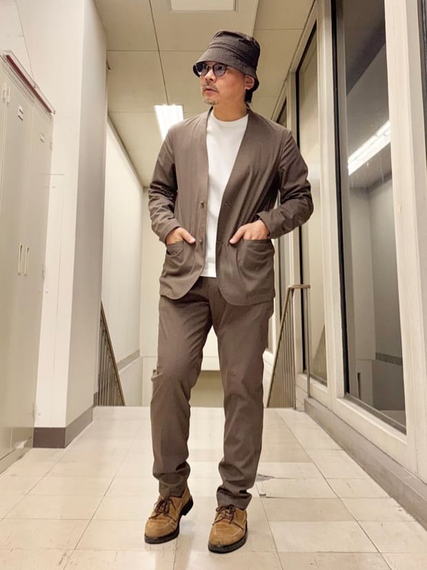 MAKOTO AIさんの「TAKEO KIKUCHI｜【ON／OFF兼用】CARREMANファブリック ノーカラージャケット」を使ったコーディネート