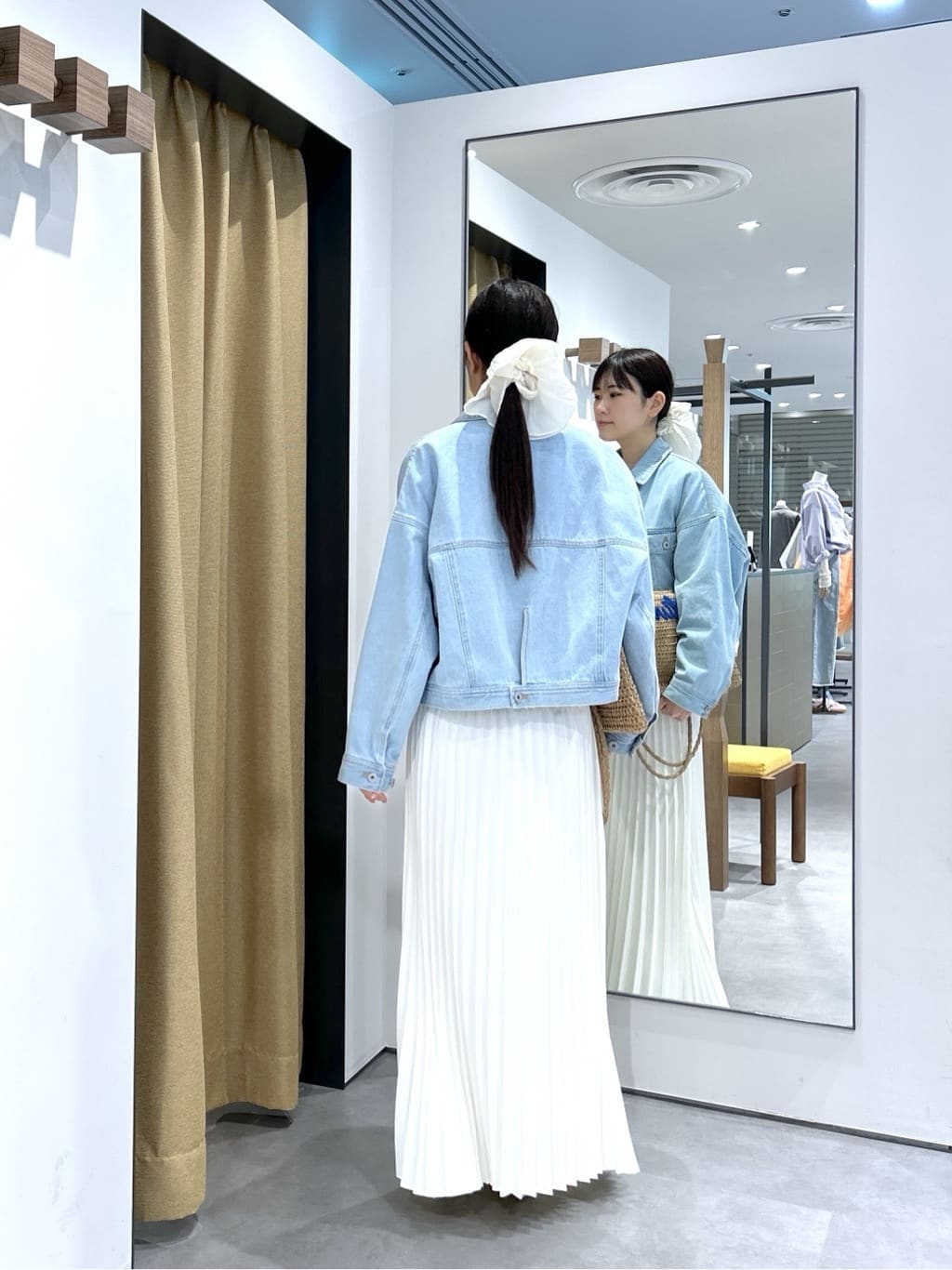 Renoさんの「INDIVI｜ボックスデニムジャケット」を使ったコーディネート