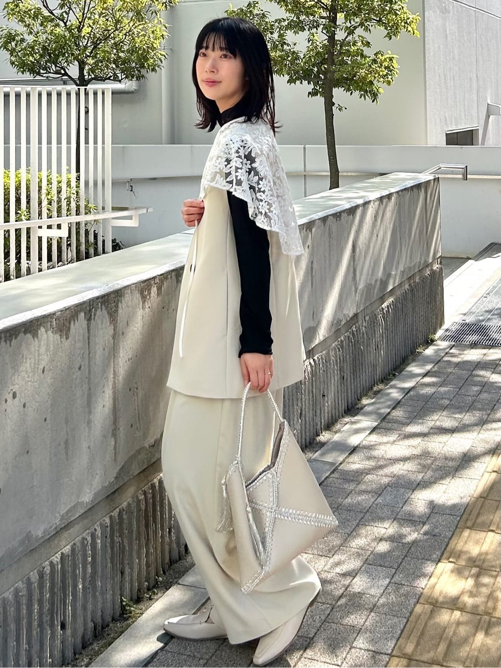 RINAさんの「OPAQUE.CLIP｜刺繍レースケープ【洗濯機OK】」を使ったコーディネート