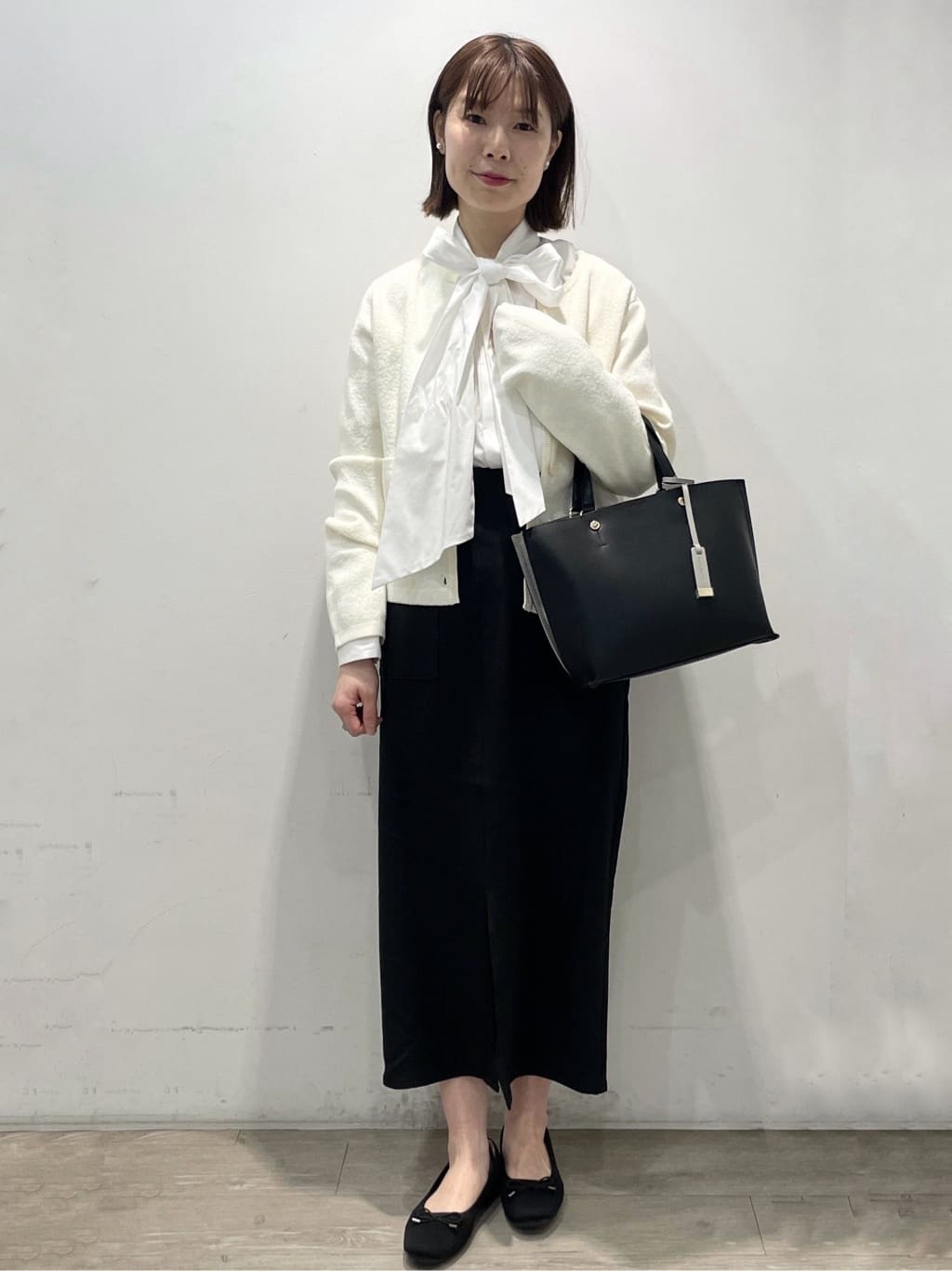 tomokoさんの「OPAQUE.CLIP｜《通勤対応》ボウタイシャツブラウス【洗濯機OK】」を使ったコーディネート