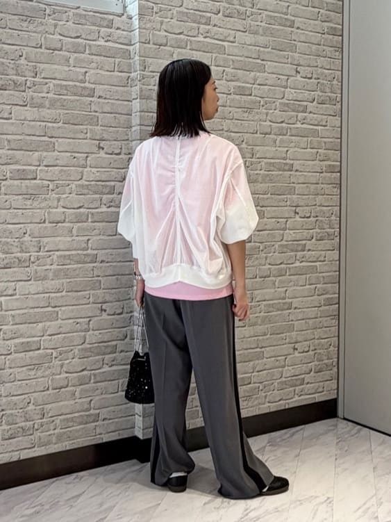 Mikoさんの「INDIVI｜ボックスシルエットTシャツ【接触冷感】」を使ったコーディネート