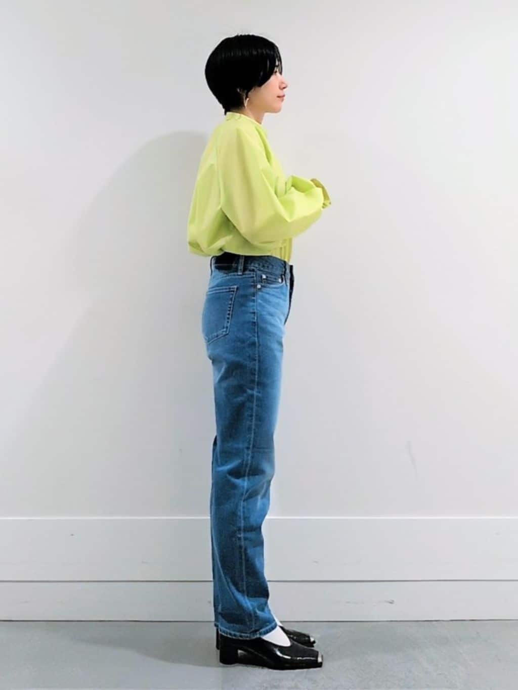 ミズタさんの「UNTITLED｜【洗える/オンオフ使える】タイプライタースタンドネックブラウス」を使ったコーディネート