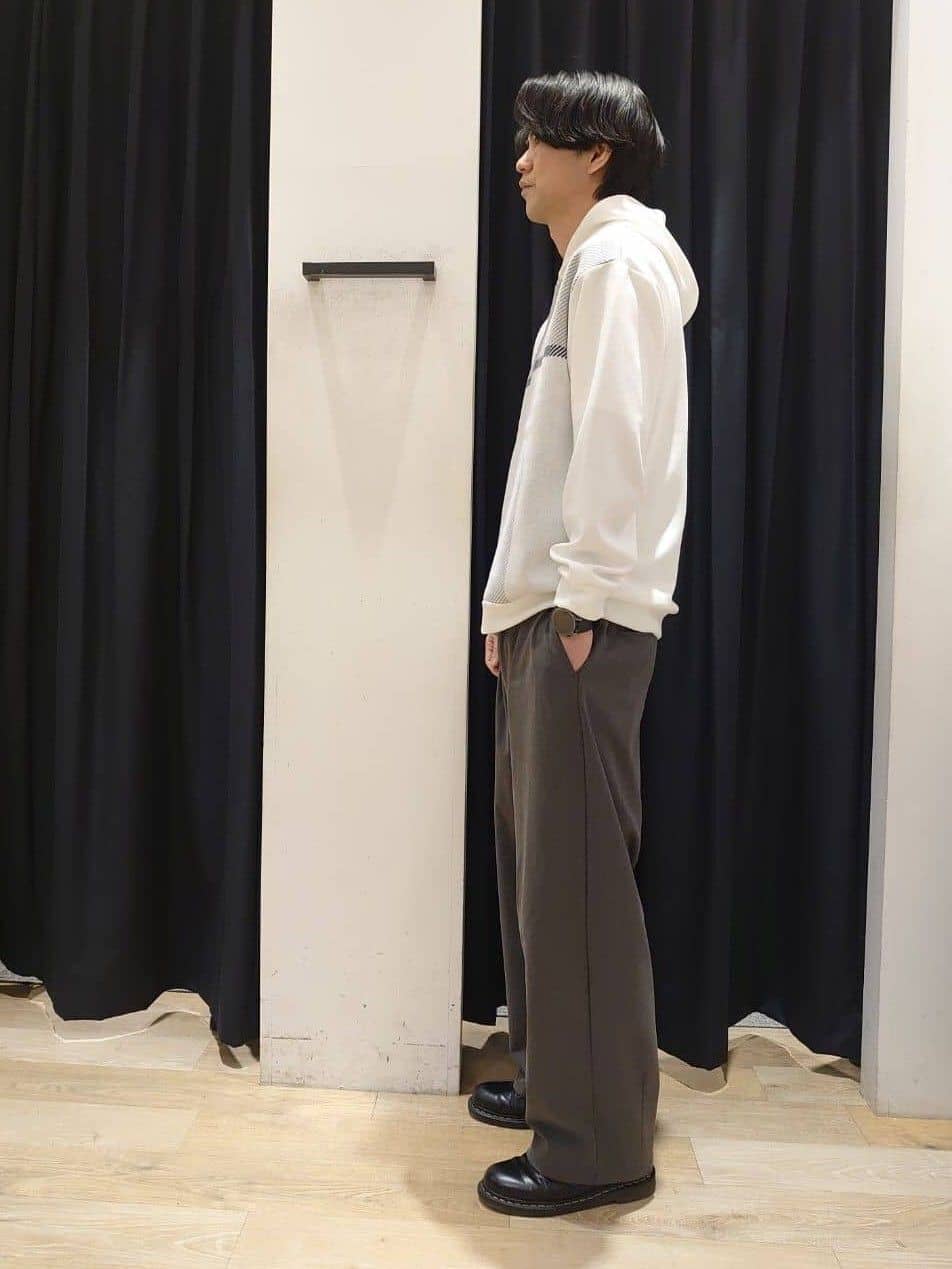 Fさんの「THE SHOP TK｜【大人の休日スタイルにはこれ！】フロントチェック柄ニットパーカ　洗濯機OK」を使ったコーディネート