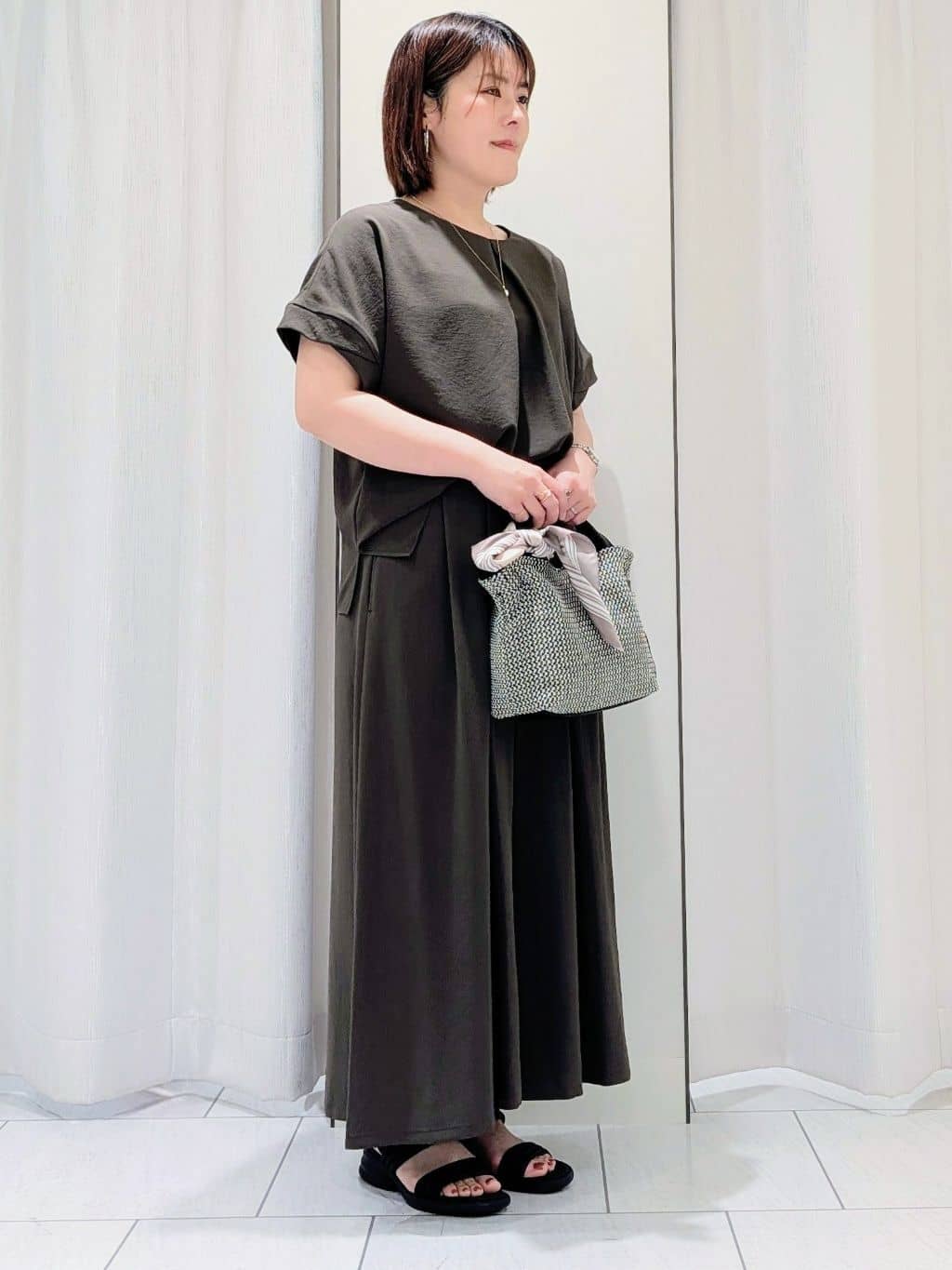 Onumaさんの「UNTITLED｜【セットアップ可/UVカット/前後2WAY】リラクシーフレンチスリーブブラウス」を使ったコーディネート