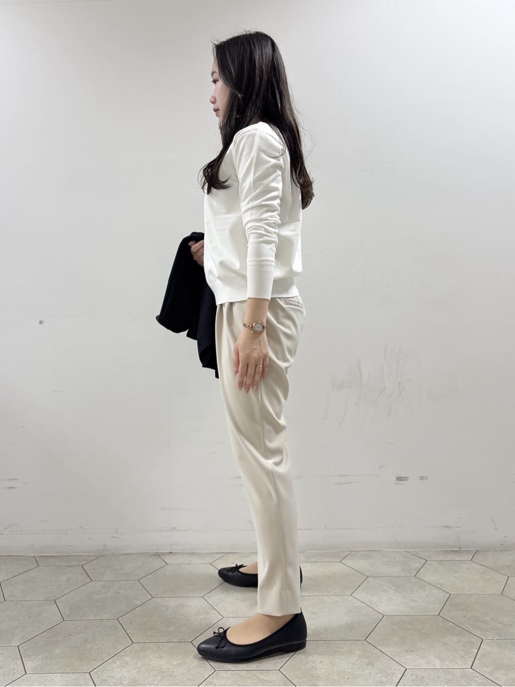 kahoさんの「INDIVI｜【洗える／アンサンブル可能】シンプルデザインニット」を使ったコーディネート