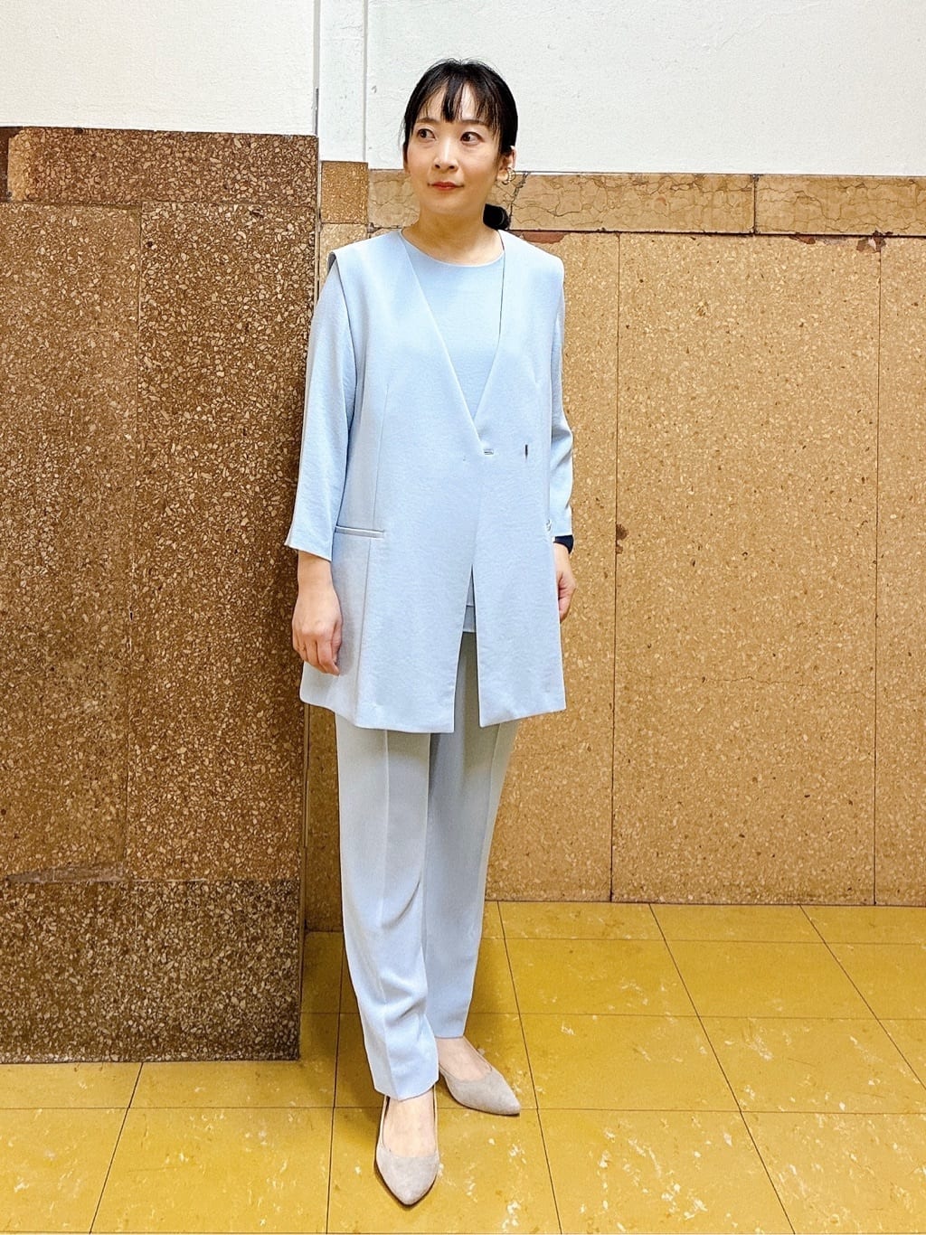 hattoriさんの「INDIVI｜【洗える／UVケア／SETUP可】着る日傘ペプラムブラウス」を使ったコーディネート