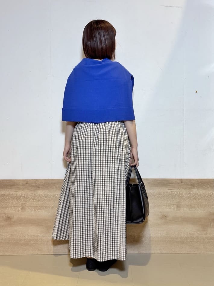 るねさんの「SHOO･LA･RUE｜【洗濯機可/UV】さらっとしたタッチが心地よい ショート丈 Vネックカーディガン」を使ったコーディネート