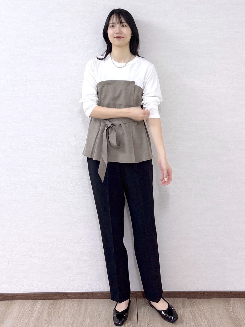sachikoさんの「OPAQUE.CLIP｜美脚ストレッチイージーテーパードパンツ【洗濯機OK】」を使ったコーディネート