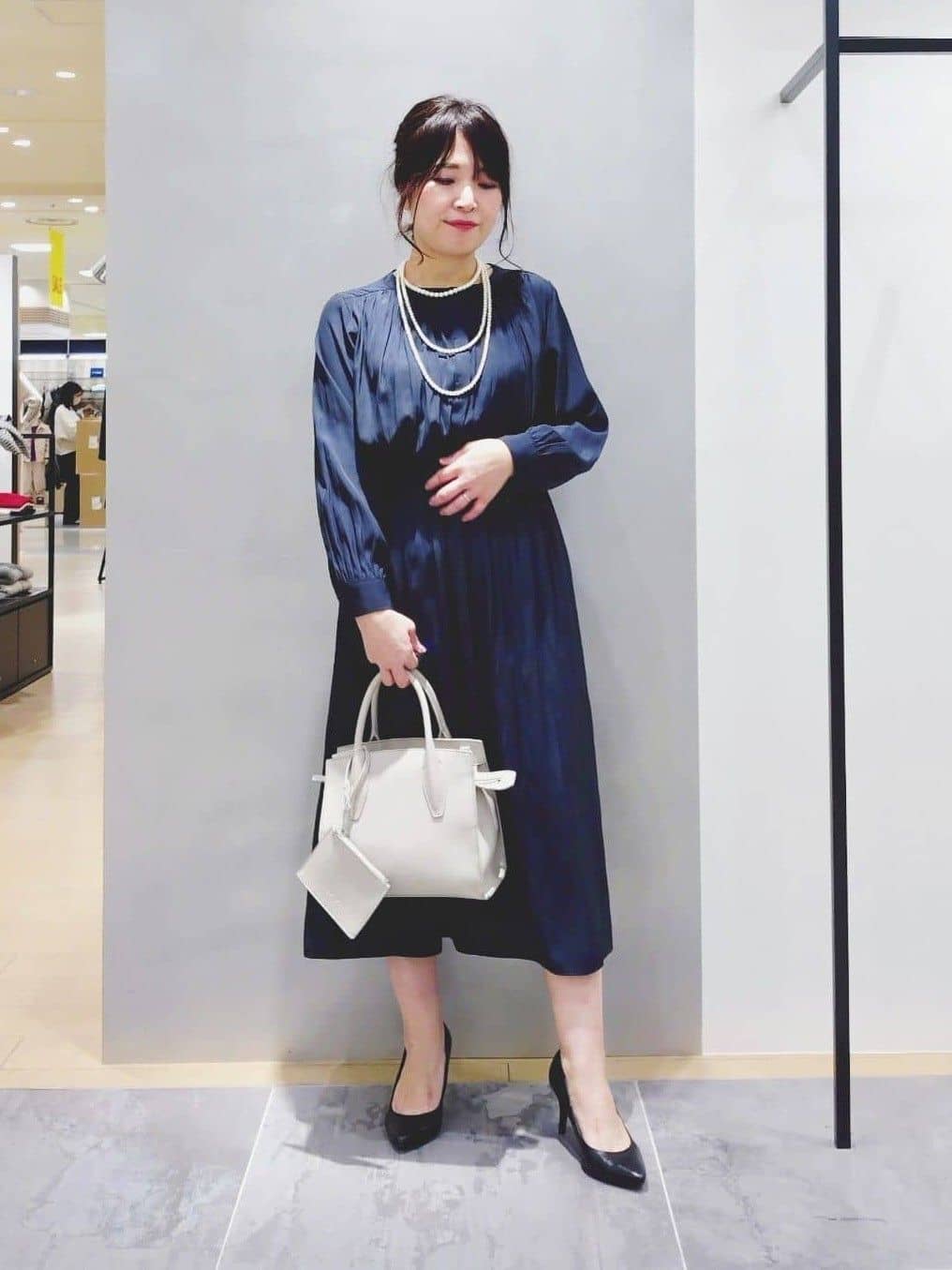 TOMOMIさんの「INDIVI｜【洗える】ギャザーフレアワンピース」を使ったコーディネート