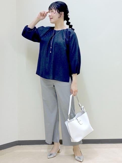  beni_gingerさんの「Reflect｜【接触冷感】ボリュームスリーブサテンジャカードブラウス」を使ったコーディネート