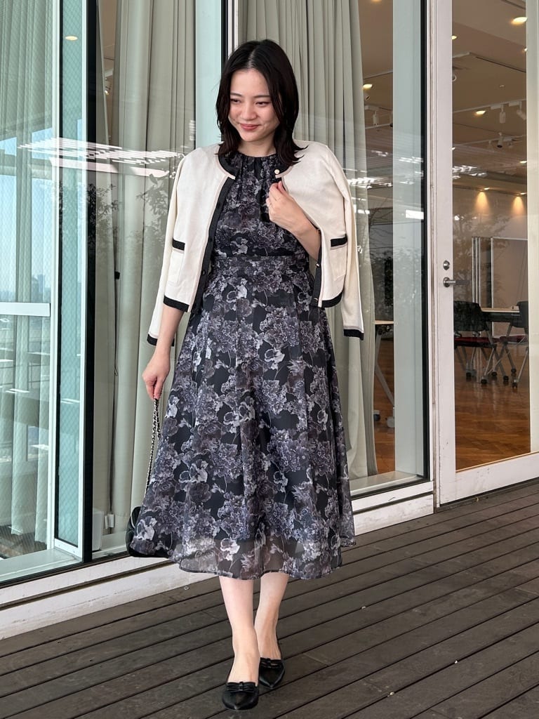 shinoさんの「Couture brooch｜【洗える・着映え】SPRING配色カーディガン」を使ったコーディネート