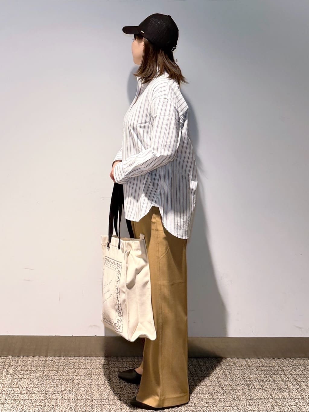 みーさんの「grove｜羽織としても大活躍！驚きの伸びを備えたコットンナイロンストレッチシャツ」を使ったコーディネート