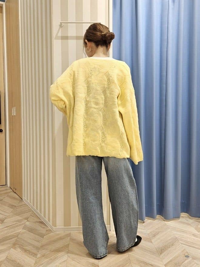 Ikumiさんの「SHOO･LA･RUE｜【洗濯機可/S-LL】幾何柄風デザインがアクセント ゆるVネックカーディガン」を使ったコーディネート