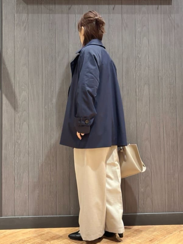 meiさんの「SHOO･LA･RUE｜【S-LL/撥水】通勤やお出かけにも活躍 ミドルトレンチコート」を使ったコーディネート
