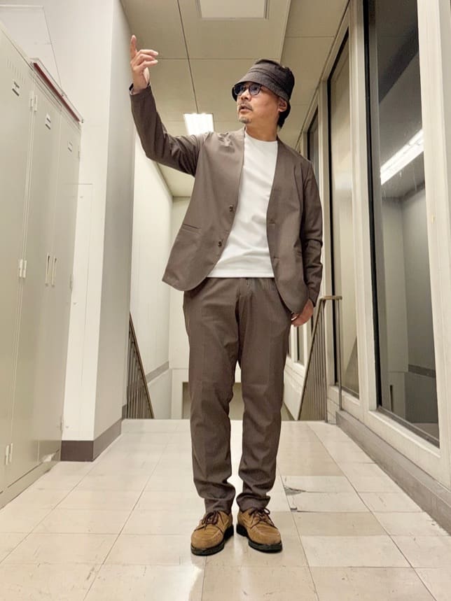 MAKOTO AIさんの「TAKEO KIKUCHI｜【ON／OFF兼用】CARREMANファブリック ノーカラージャケット」を使ったコーディネート