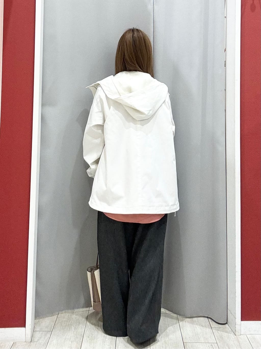 shioさんの「SHOO･LA･RUE｜【着丈選べる/体型カバー/洗濯機可】さらさらとろん ドルマンブラウス」を使ったコーディネート