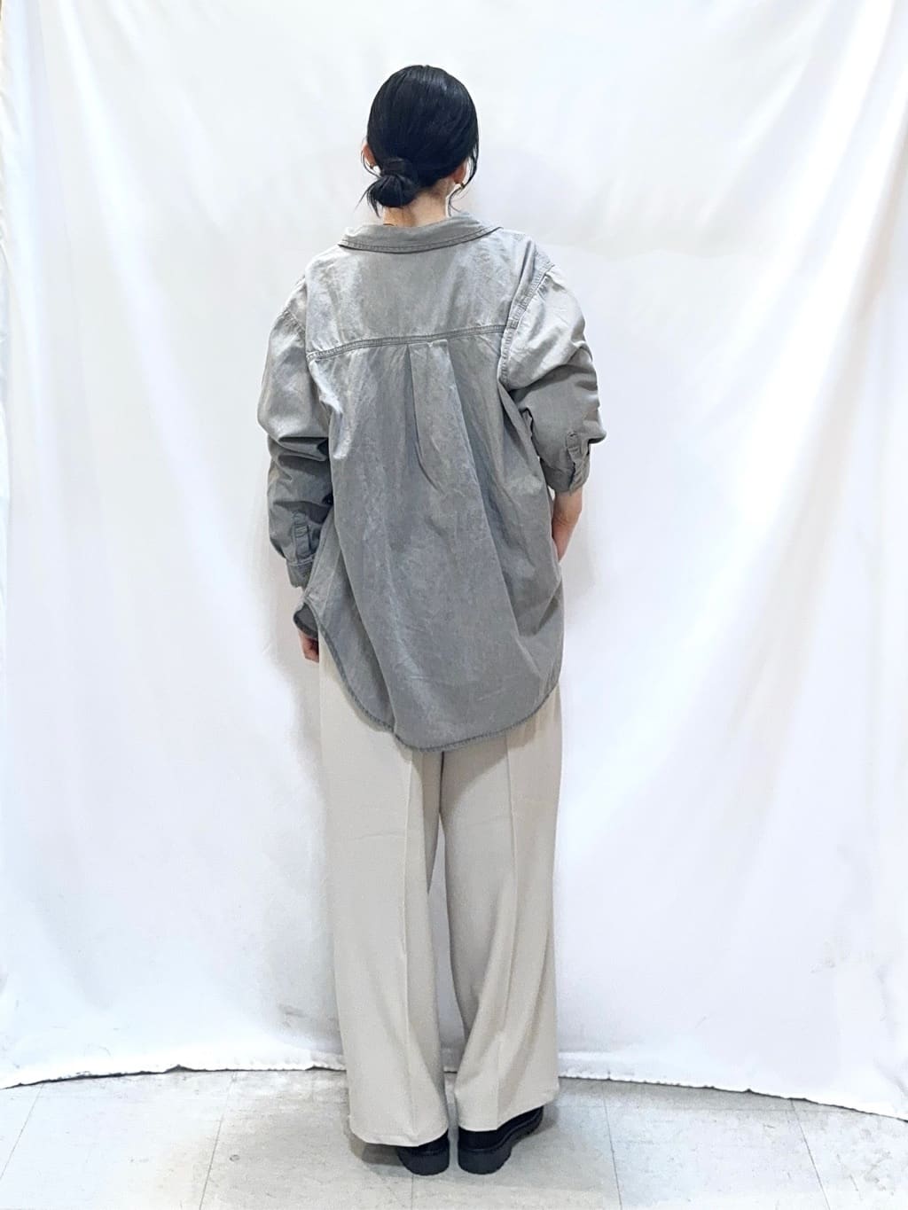 𝐇𝐢𝐫𝐨𝐦𝐢さんの「SHOO･LA･RUE｜メッシュローファー」を使ったコーディネート