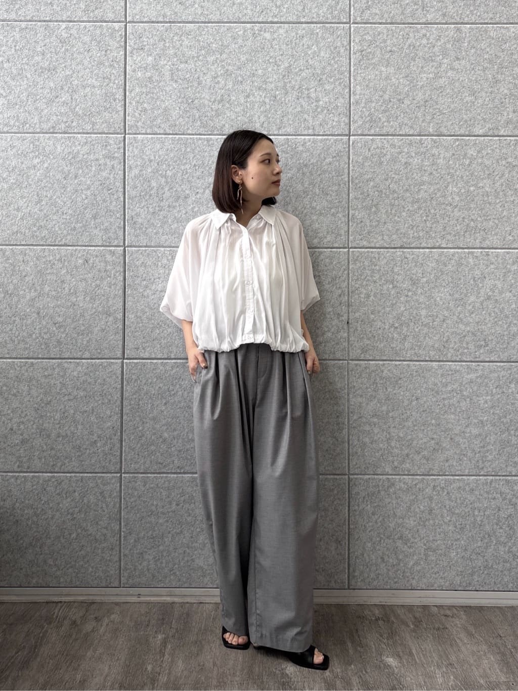 ayanoさんの「INDIVI｜バルーンシアーブラウス【接触冷感】」を使ったコーディネート