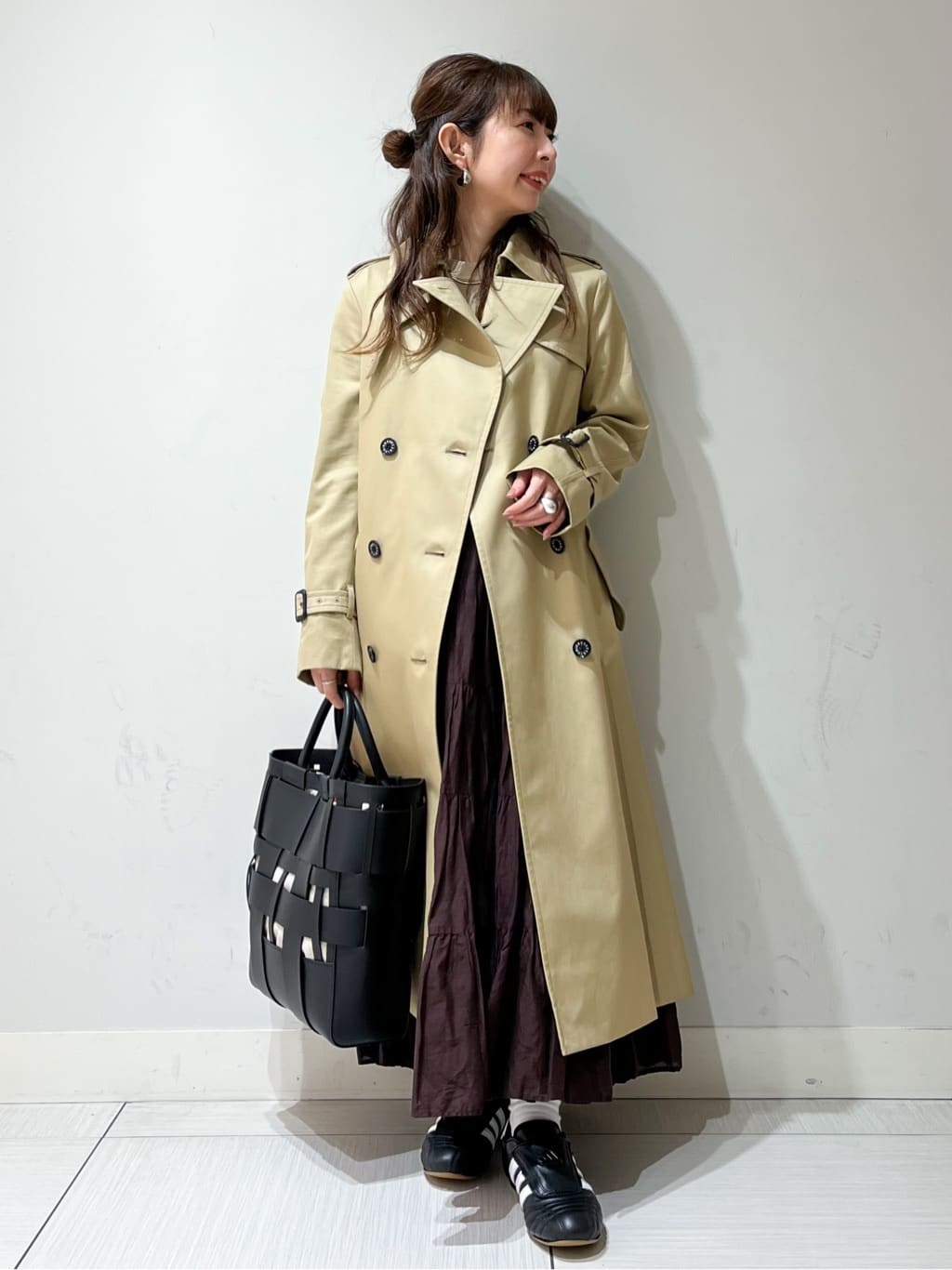 じゅんさんの「DRESSTERIOR｜◆【撥水/透湿素材】コットンギャバジントレンチコート」を使ったコーディネート