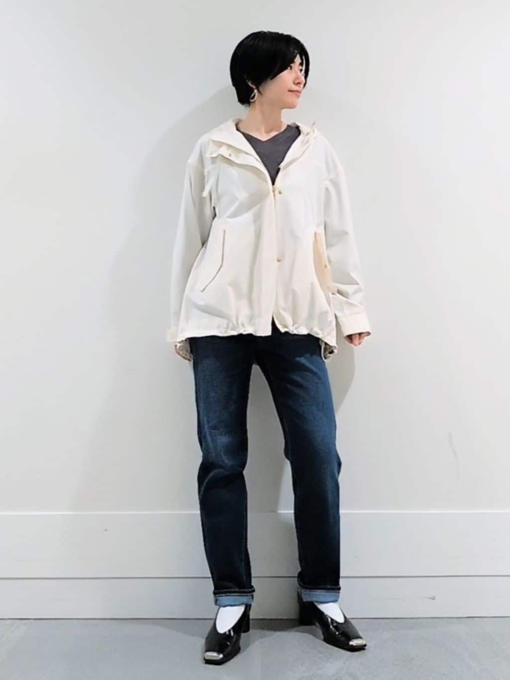 ミズタさんの「UNTITLED｜【7色展開/洗える/程よい透け感】ドライタッチVネックニット」を使ったコーディネート