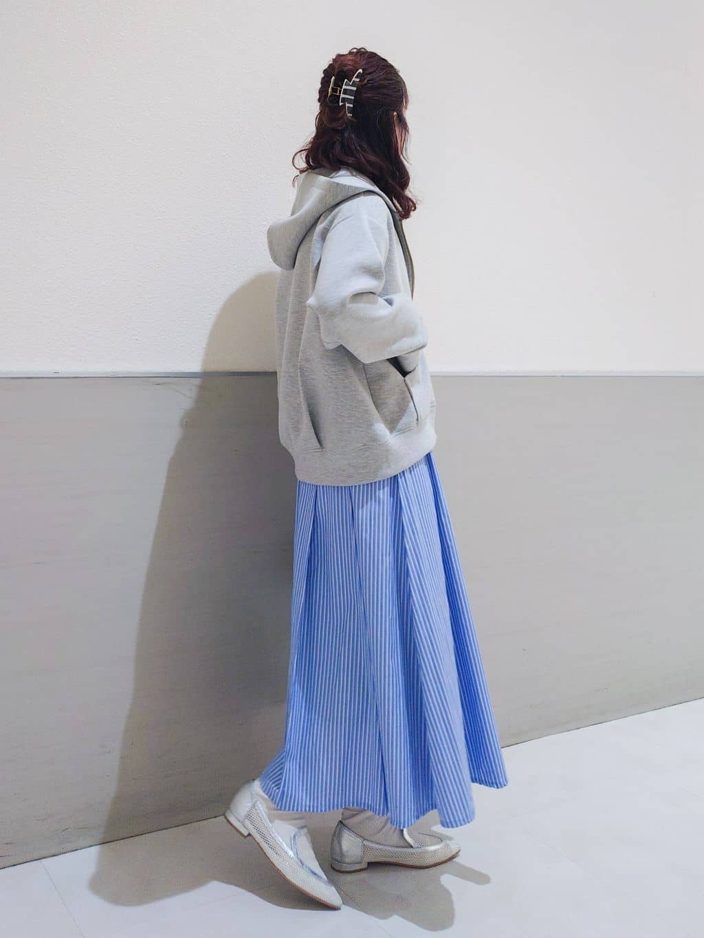 maruさんの「THE SHOP TK｜ダンボールジップパーカ」を使ったコーディネート
