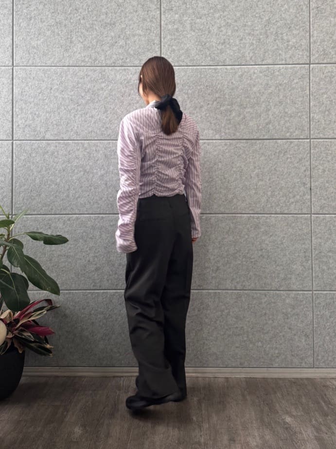 designer yukaさんの「CODE A｜stripe gather shirt」を使ったコーディネート