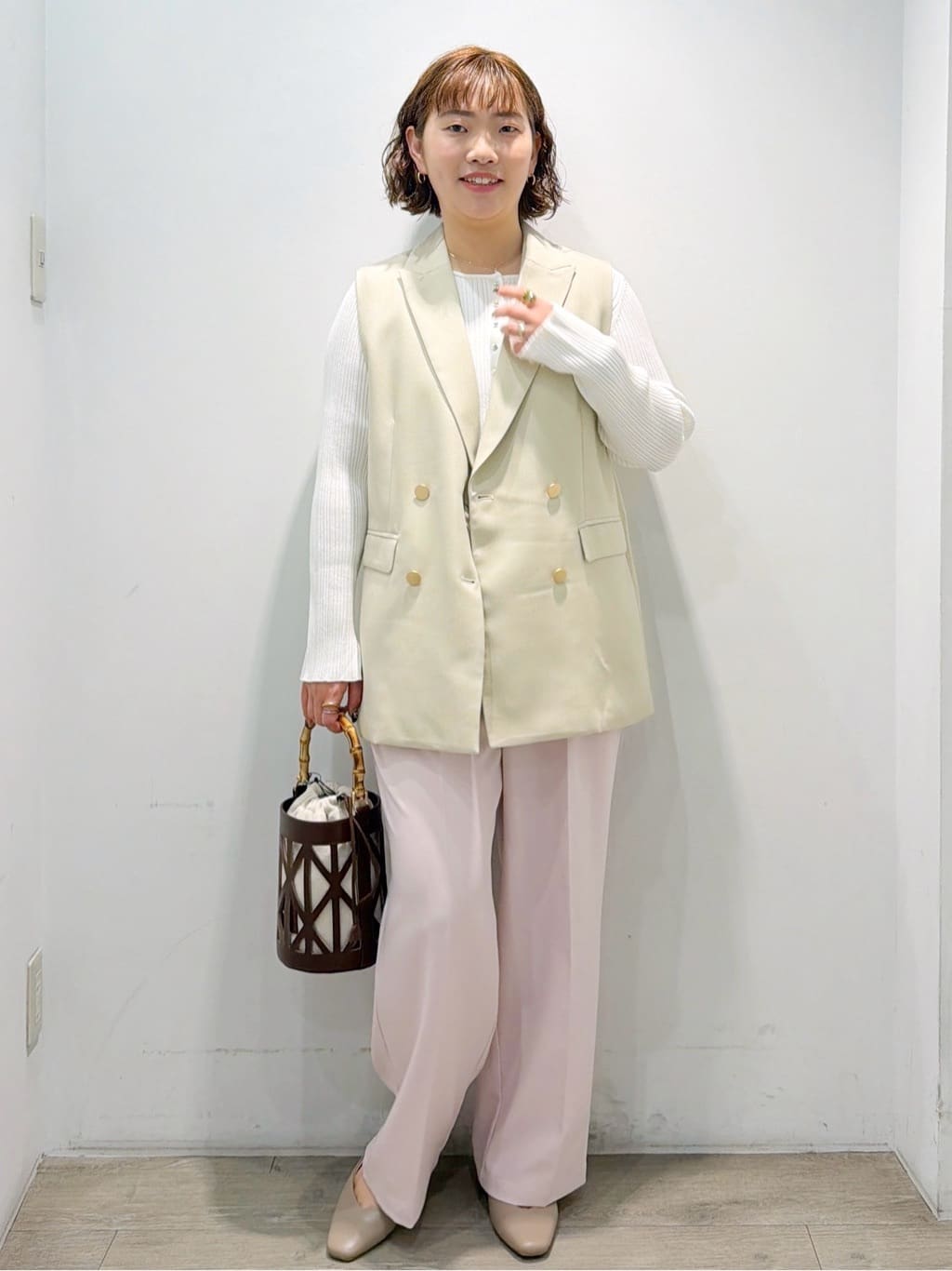sumicaさんの「OPAQUE.CLIP｜金ボタンダブルブレストテーラードジレ／セットアップ対応【洗える】《S～LL》」を使ったコーディネート