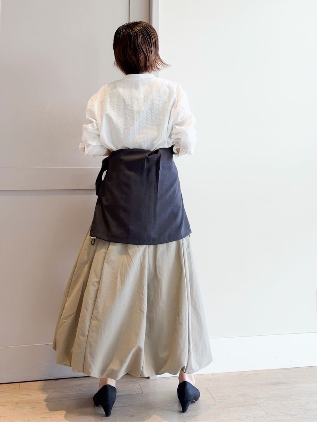 yamakoさんの「grove｜【貴島明日香さん着用】お仕事も普段も。今どきワークシャツブラウス」を使ったコーディネート