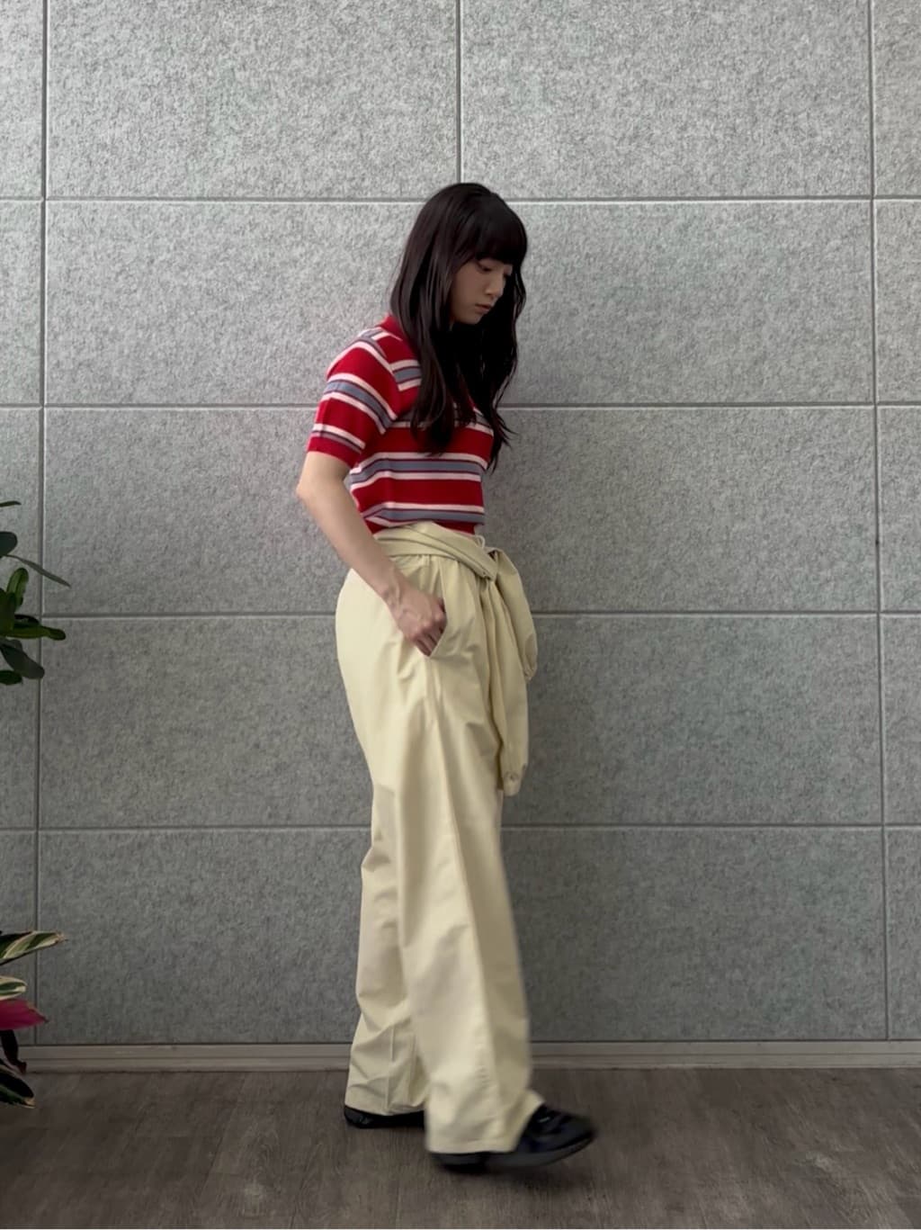 ibukiさんの「INDIVI｜【一部店舗限定】ウエストラップジョガーパンツ」を使ったコーディネート
