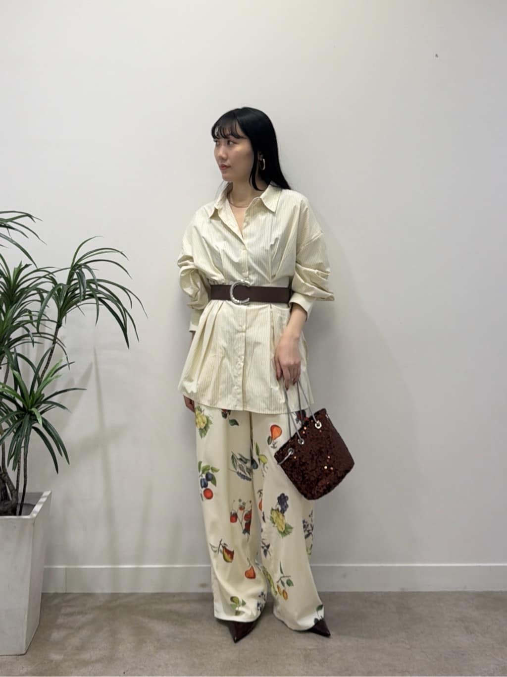 rinaさんの「INDIVI｜【一部店舗限定】フルーツプリントパンツ」を使ったコーディネート