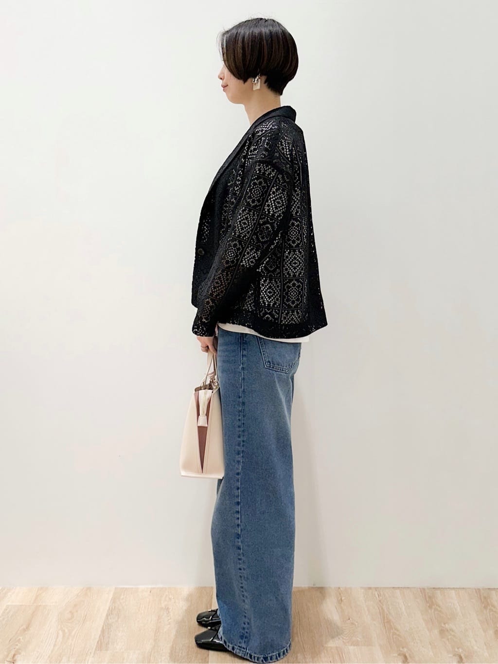 yurieさんの「OPAQUE.CLIP｜リラクシーロゴプリントTシャツ【洗濯機OK】」を使ったコーディネート