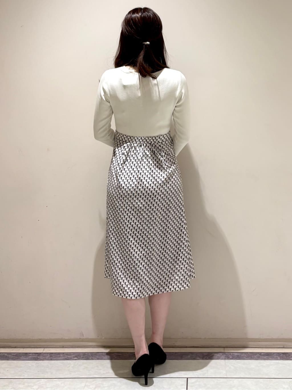 sakiさんの「COUP DE CHANCE｜【手洗い可】異素材ドッキングワンピース」を使ったコーディネート