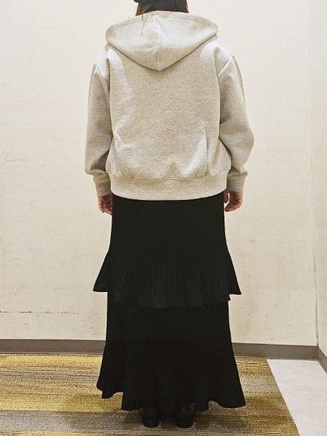 okayuさんの「THE SHOP TK｜ロゴ箔プリントロンTee」を使ったコーディネート