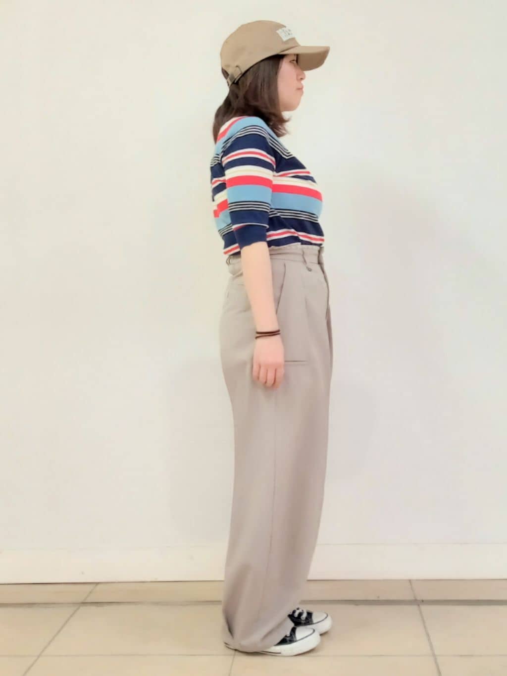 emiさんの「DRESSTERIOR｜【接触冷感/ウォッシャブル/otonaMUSE5月号掲載】カービーカーゴパンツ」を使ったコーディネート