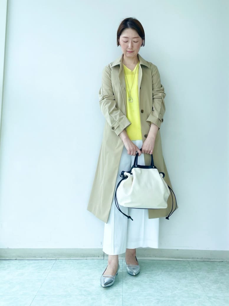 aliceさんの「UNTITLED｜【7色展開/洗える/程よい透け感】ドライタッチVネックニット」を使ったコーディネート