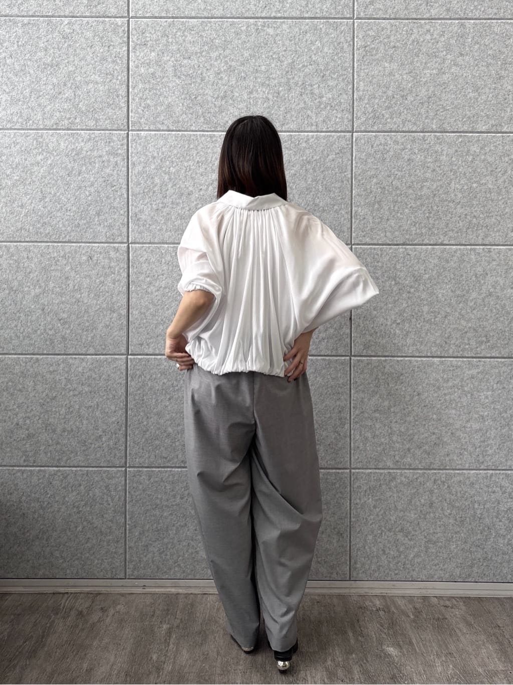 ayanoさんの「INDIVI｜バルーンシアーブラウス【接触冷感】」を使ったコーディネート