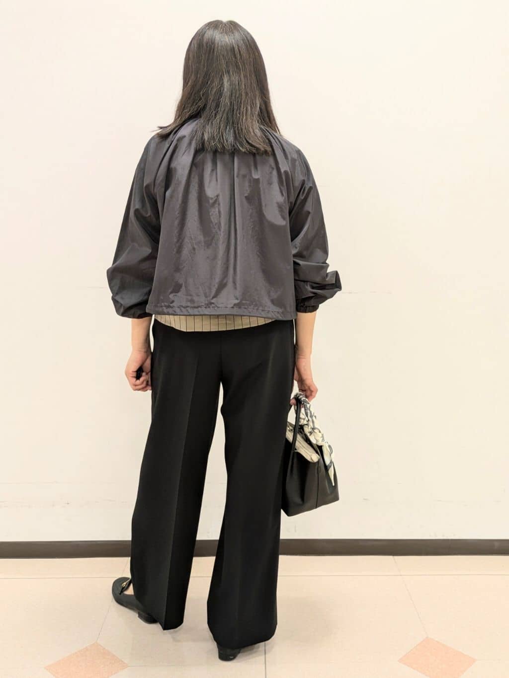 ともさんの「UNTITLED｜◆【追加/ステンレス】カーヴィプレートショートネックレス」を使ったコーディネート