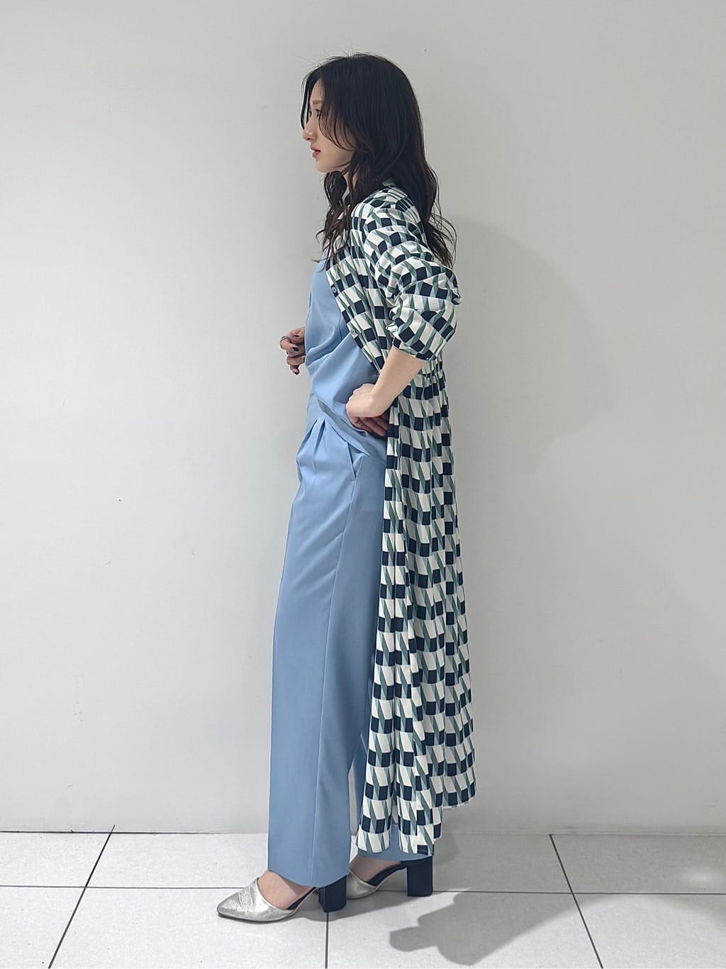 そんさんの「INDIVI｜【洗える／2WAY】ベルト付き ジオメトリック柄 シャツワンピース」を使ったコーディネート