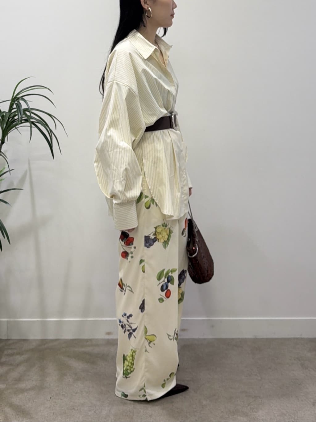 rinaさんの「INDIVI｜【一部店舗限定】フルーツプリントパンツ」を使ったコーディネート