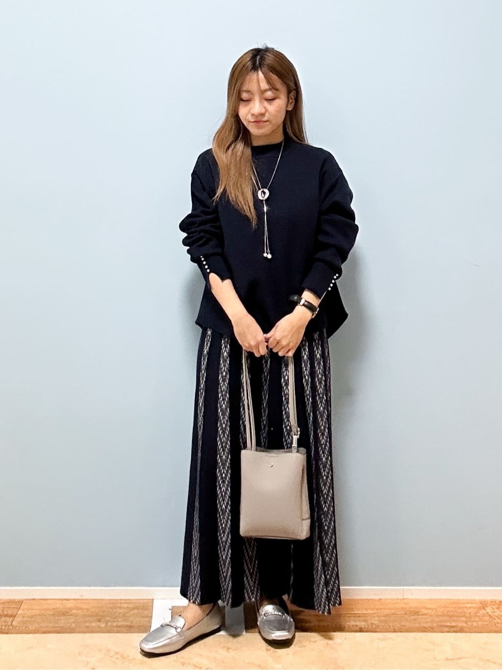 mikoさんの「SHOO･LA･RUE｜【洗濯機可/セットアップ可／S-LL】新色追加 女性らしさ際立つ もちもちニットスカート」を使ったコーディネート