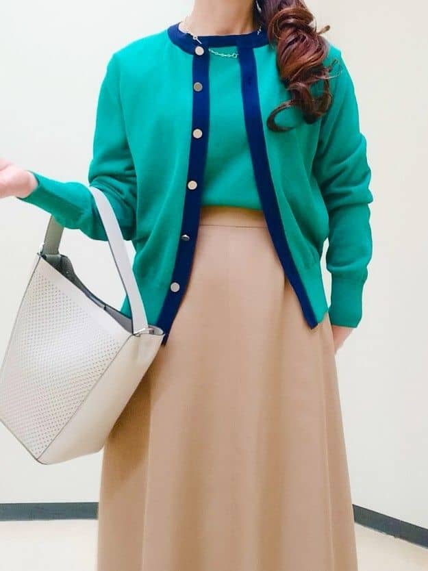 花さんの「Reflect｜【アンサンブル可】バイカラーカーディガン」を使ったコーディネート