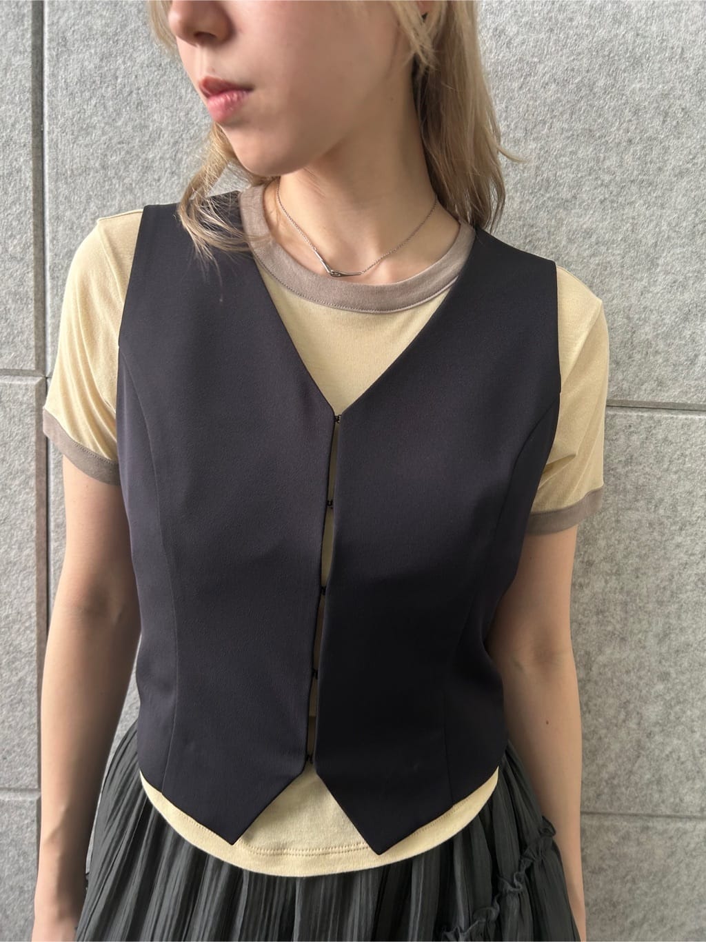 honoka Aさんの「CODE A｜front hook short vest」を使ったコーディネート