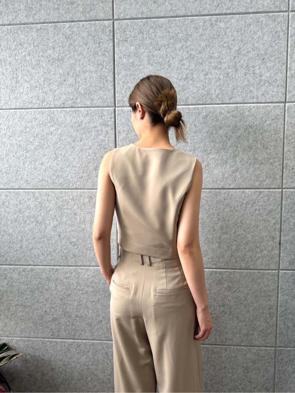 uchi__yamaさんの「CODE A｜front hook short vest」を使ったコーディネート