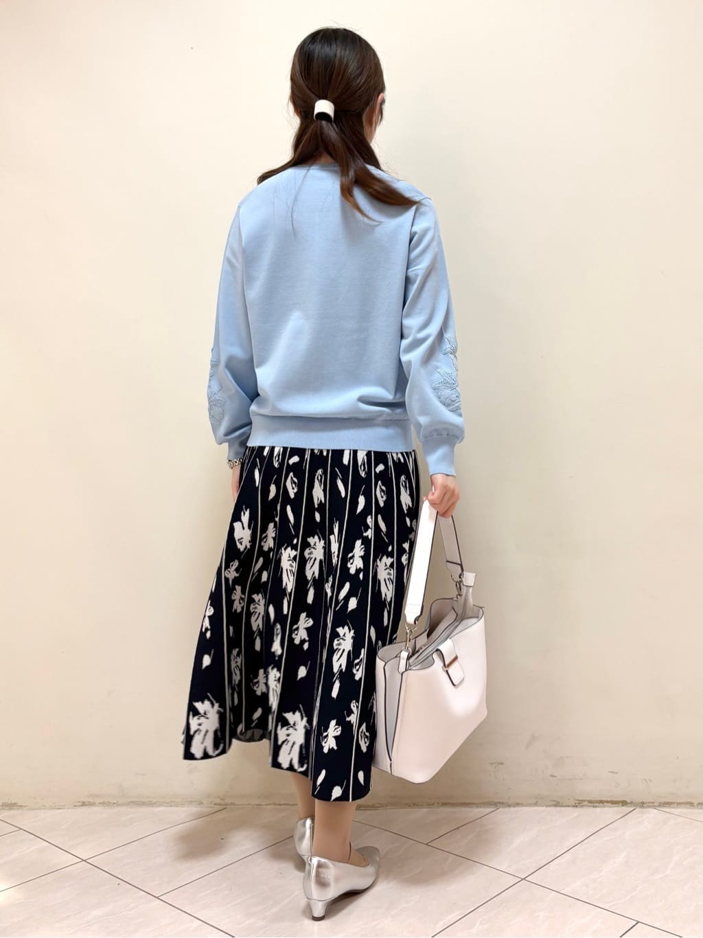 mikiさんの「Reflect｜レースデザインスリーブカーディガン」を使ったコーディネート