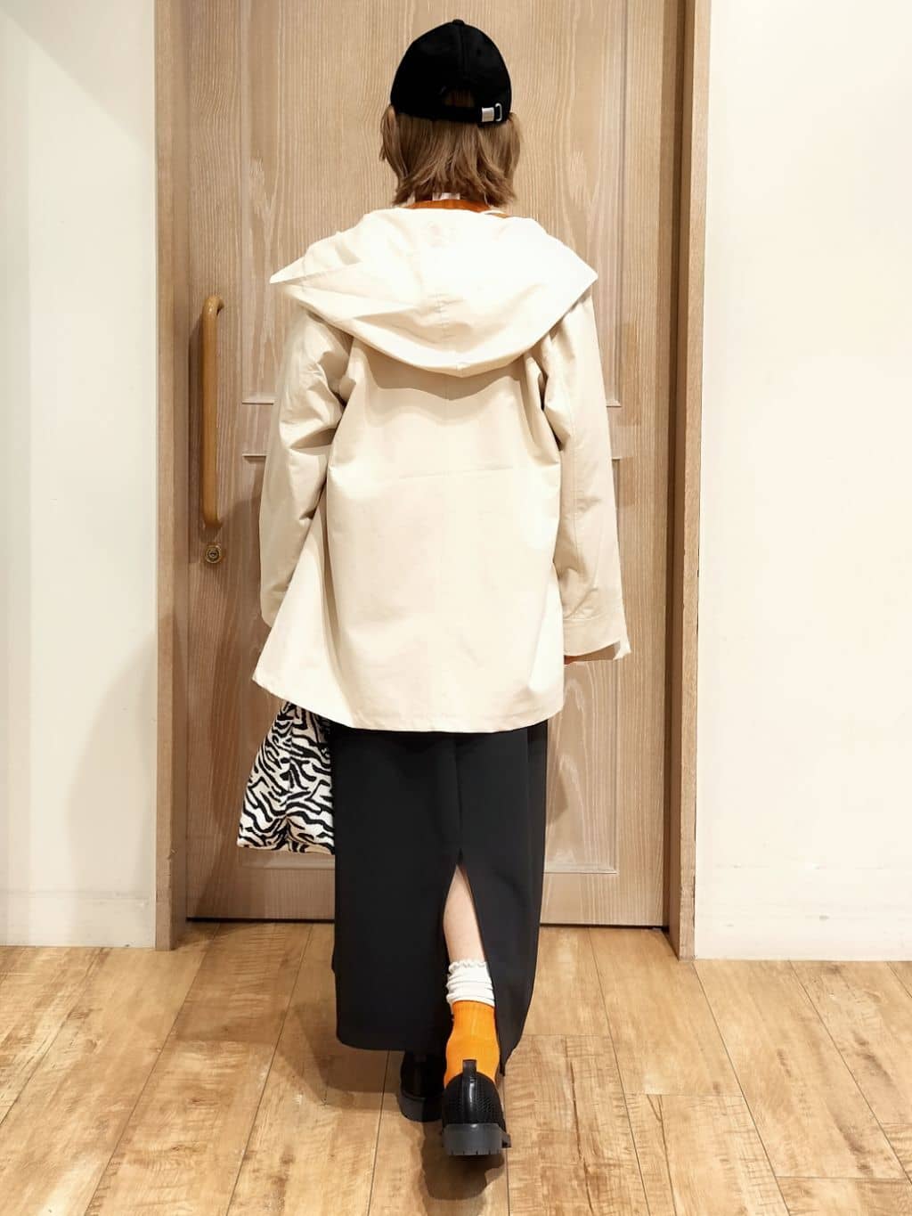 YUKIさんの「SHOO･LA･RUE｜【防花粉/洗濯機可/S-LL】ゆったり着られる 大人のテントフーディージャケット」を使ったコーディネート