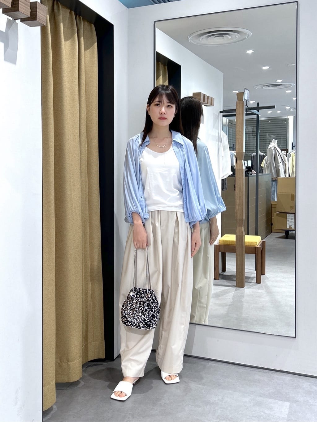 Renoさんの「INDIVI｜バルーンシアーブラウス【接触冷感】」を使ったコーディネート