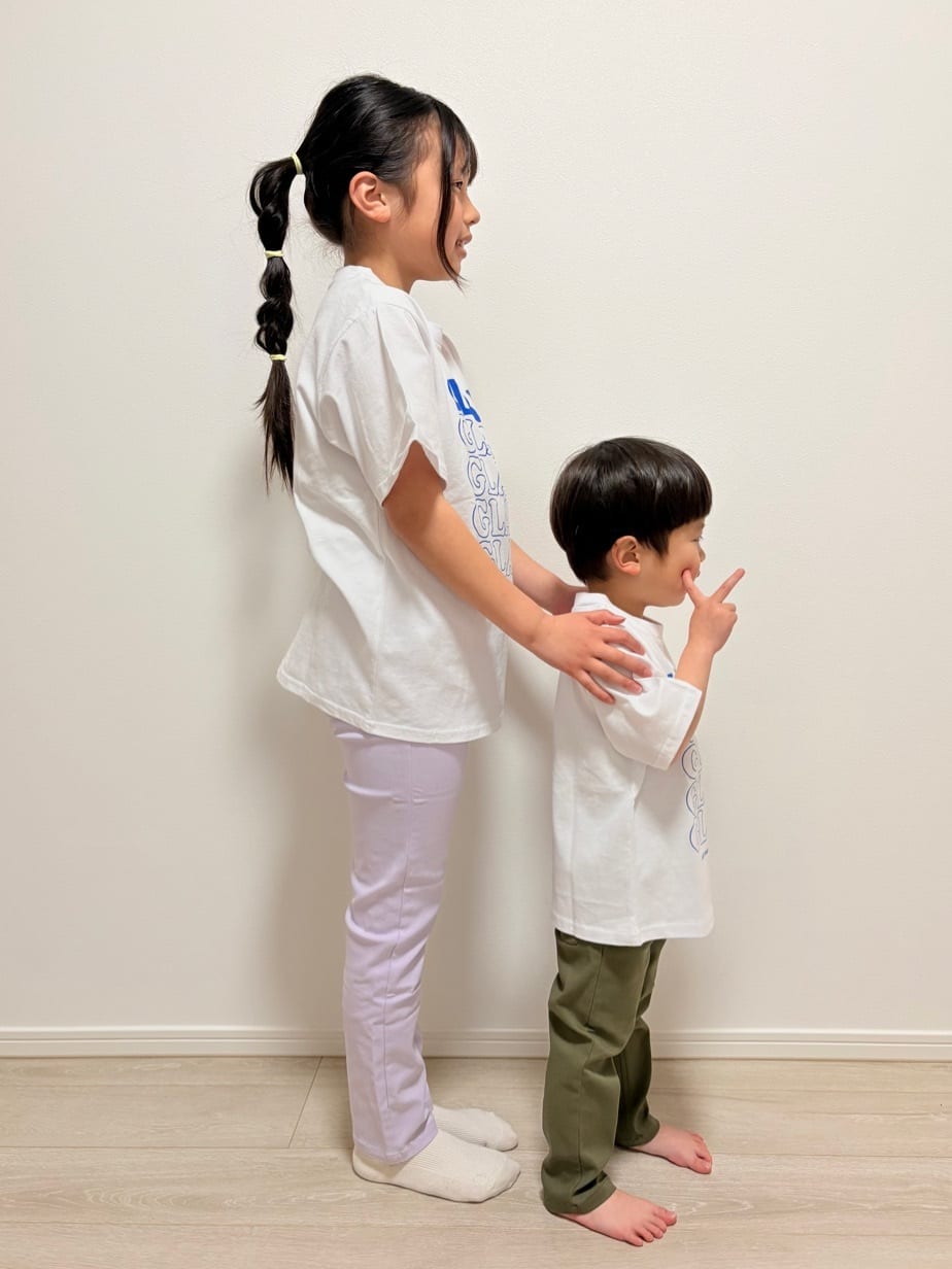 YUMIさんの「SHOO･LA･RUE｜【100-150cm】プリントロゴTシャツ」を使ったコーディネート