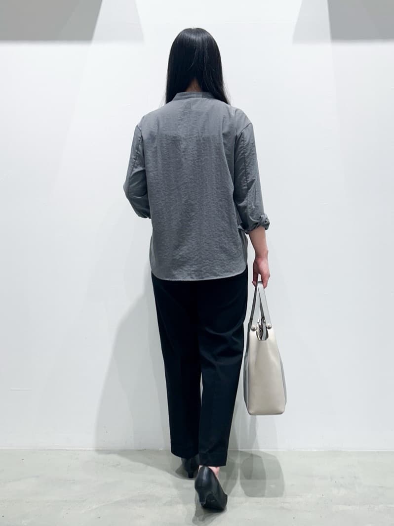 seinaさんの「grove｜【貴島明日香さん着用】お仕事も普段も。今どきワークシャツブラウス」を使ったコーディネート